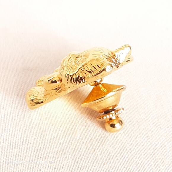 Avon Resting Cat Pin With Pearly Cabochon Belly - Picture 3 of 8